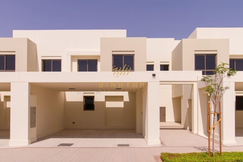 Luxury Villa for Sale in Town Square