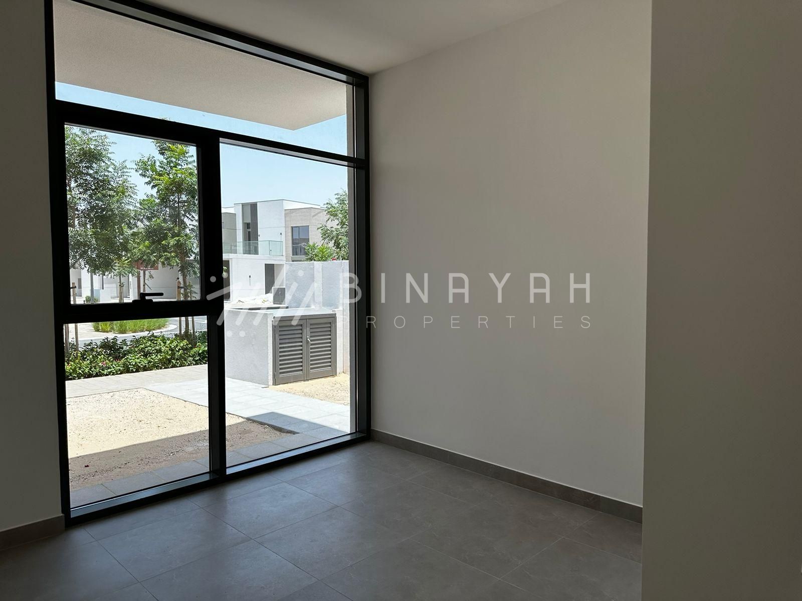 WhatsApp_Image_2026-04-03_at_15.48.08_watermarked Single Row | Family living | Modern layout