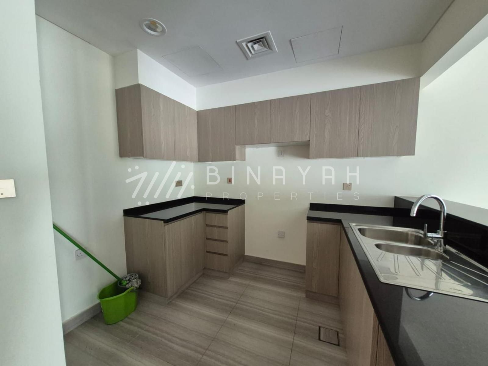 WhatsApp_Image_2026-04-09_at_17.28.05_3_watermarked Premium 4BR Townhouse | Vacant | Prime Location
