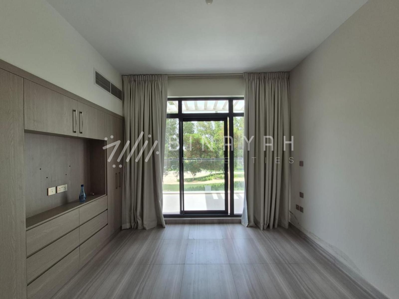 WhatsApp_Image_2026-04-09_at_17.28.08_1_watermarked Premium 4BR Townhouse | Vacant | Prime Location