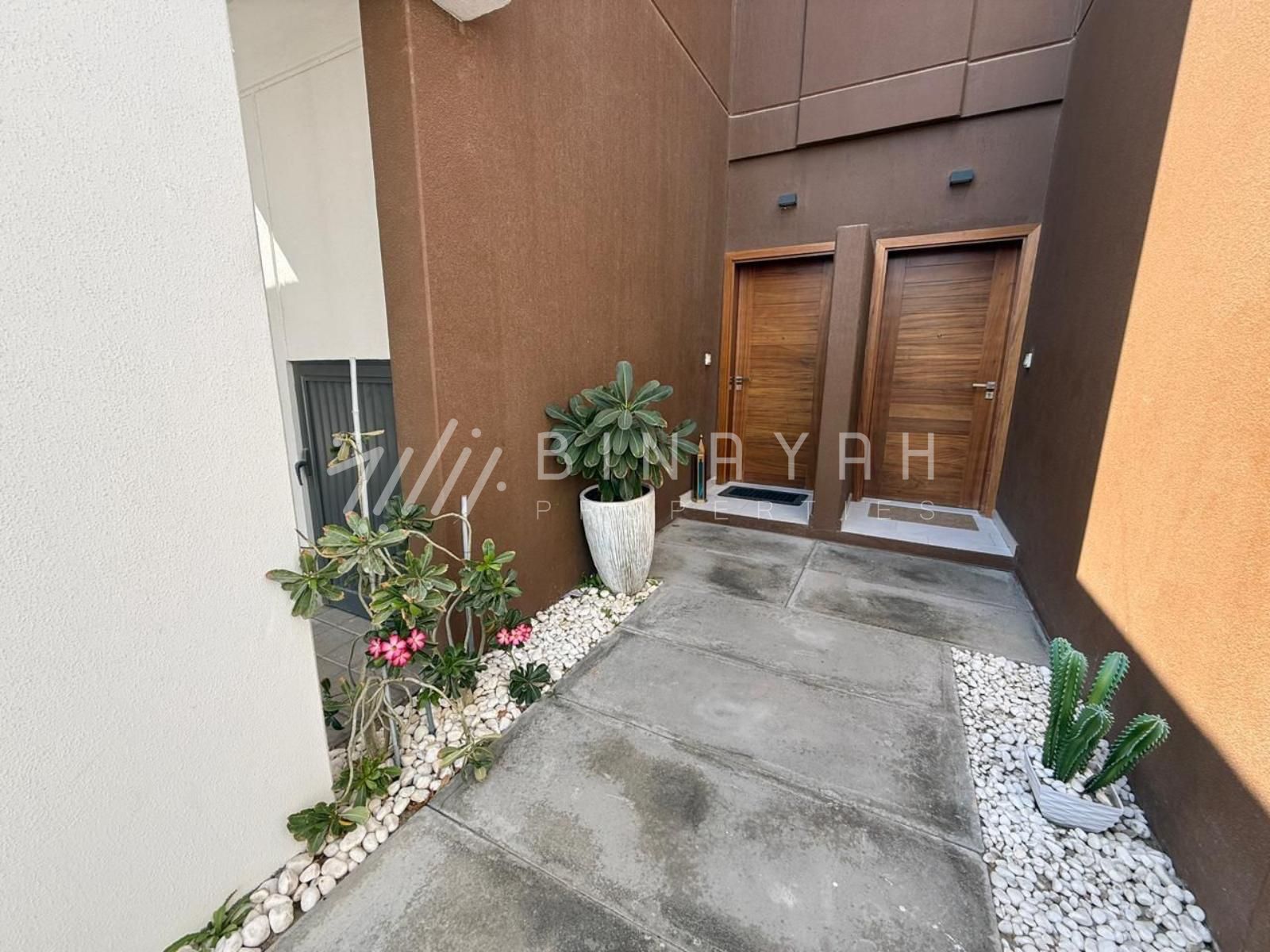 Single Row | Garden Walk | Spacious Layout