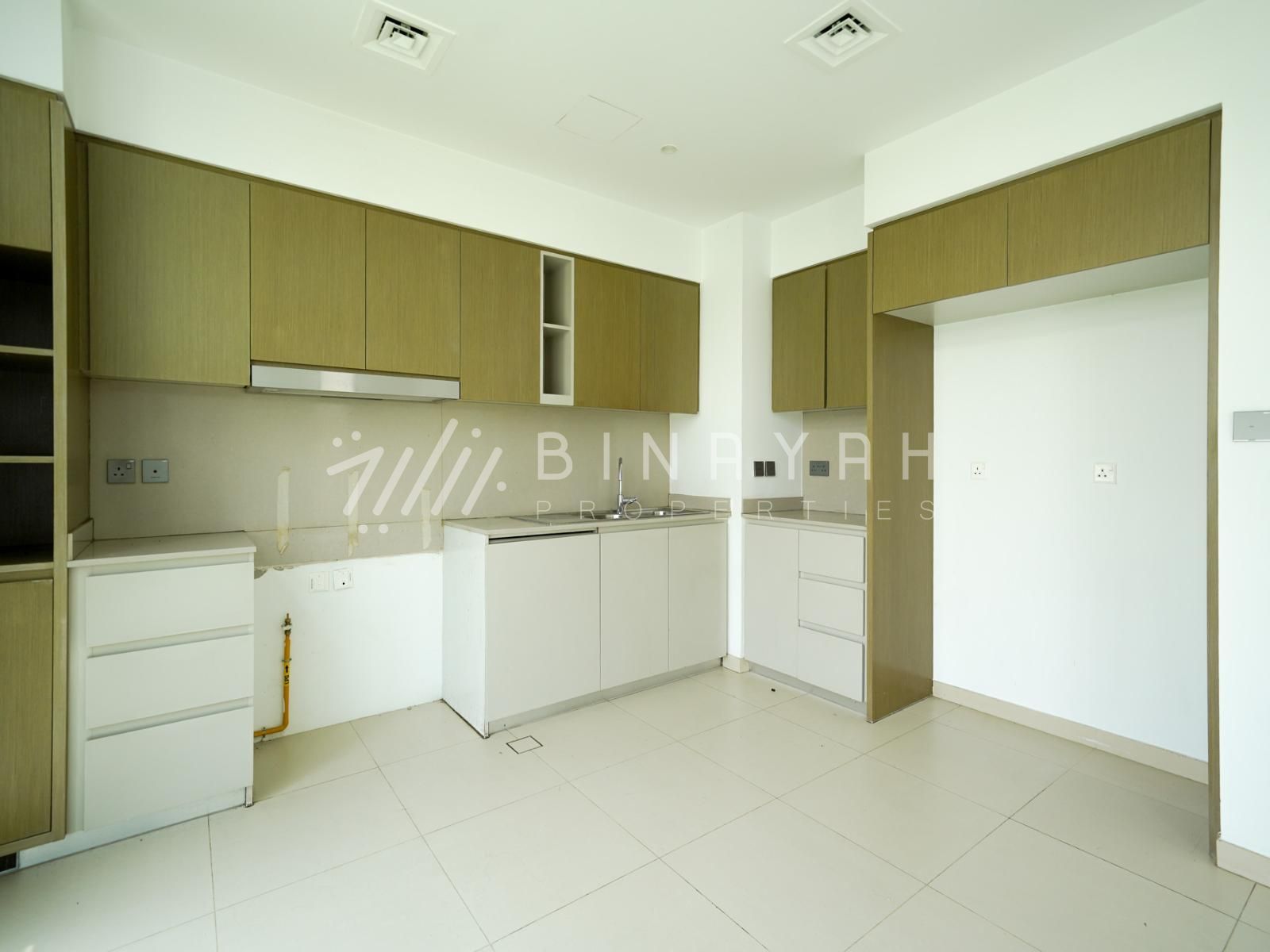 DSC02735_watermarked Single Row | Ready to Move In | Family Community