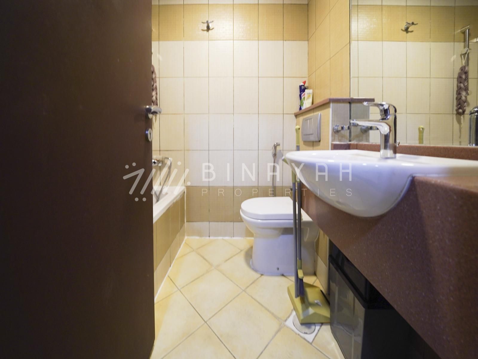 DSC00989_watermarked Spacious Layout | Fully Furnished | Vacant
