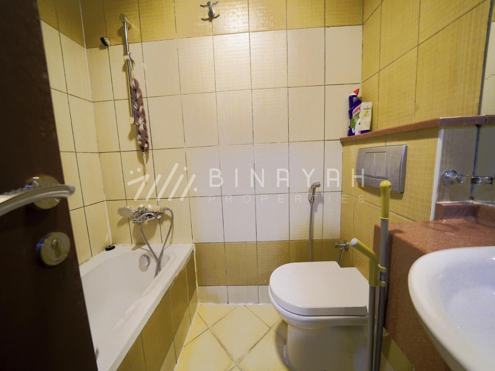 DSC00998-HDR_watermarked Spacious Layout | Fully Furnished | Vacant