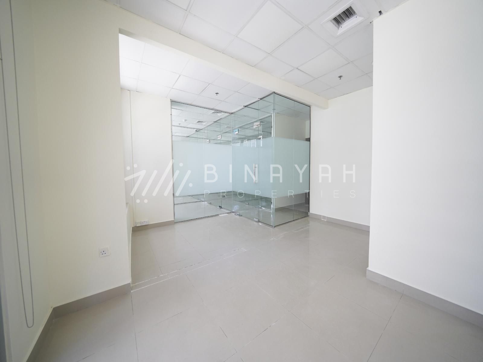 DSC09103_watermarked Near Metro | Spacious | Newly Renovated