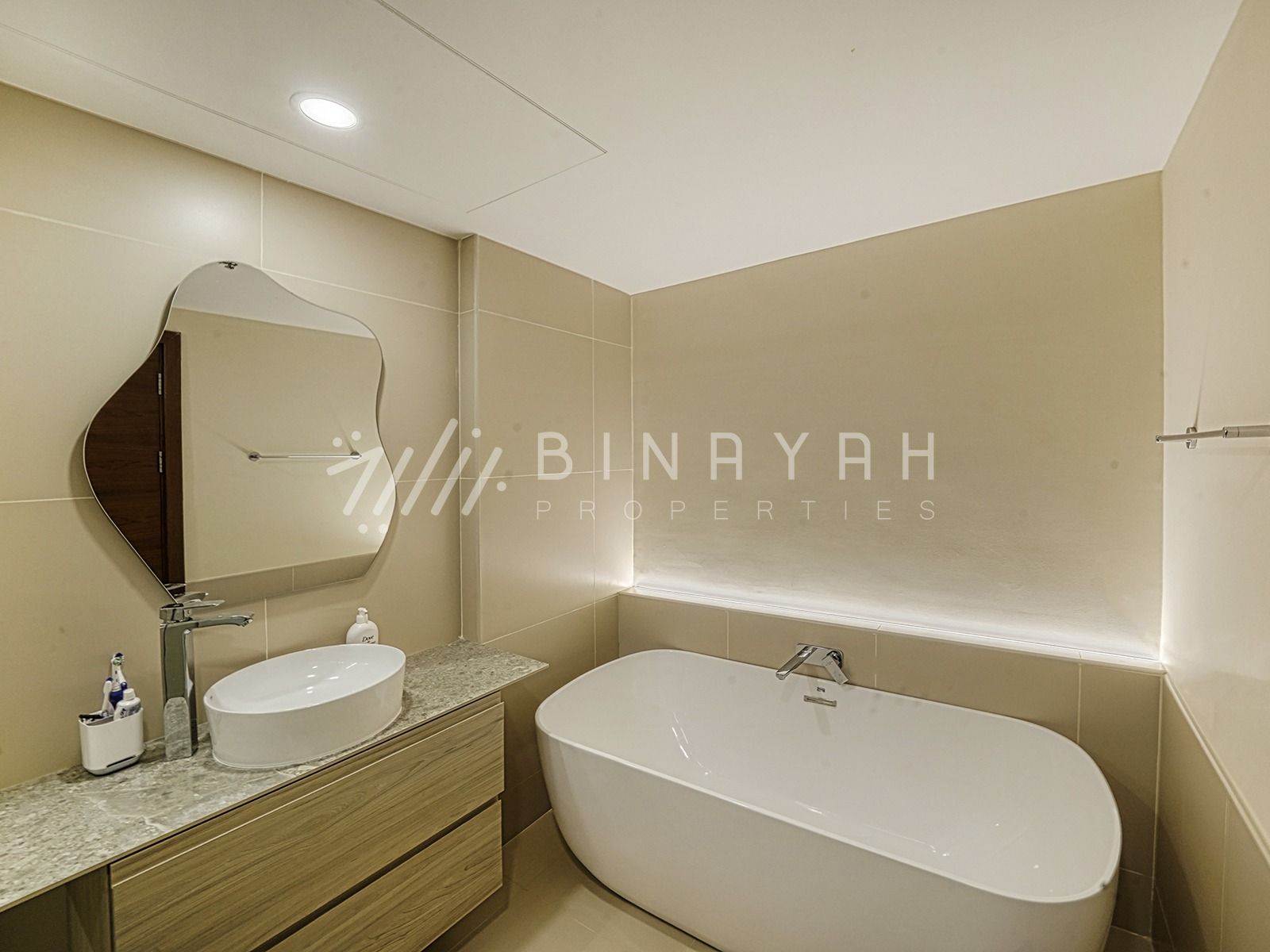 WhatsApp_Image_2025-05-05_at_9.40.35_AM_watermarked Stunning Full Marina View|Upgraded|Spacious 2BR