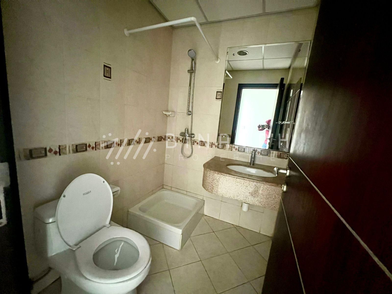 WhatsApp_Image_2026-04-07_at_3.33.25_PM_2_watermarked Spacious Layout | Next To Metro | Vacant