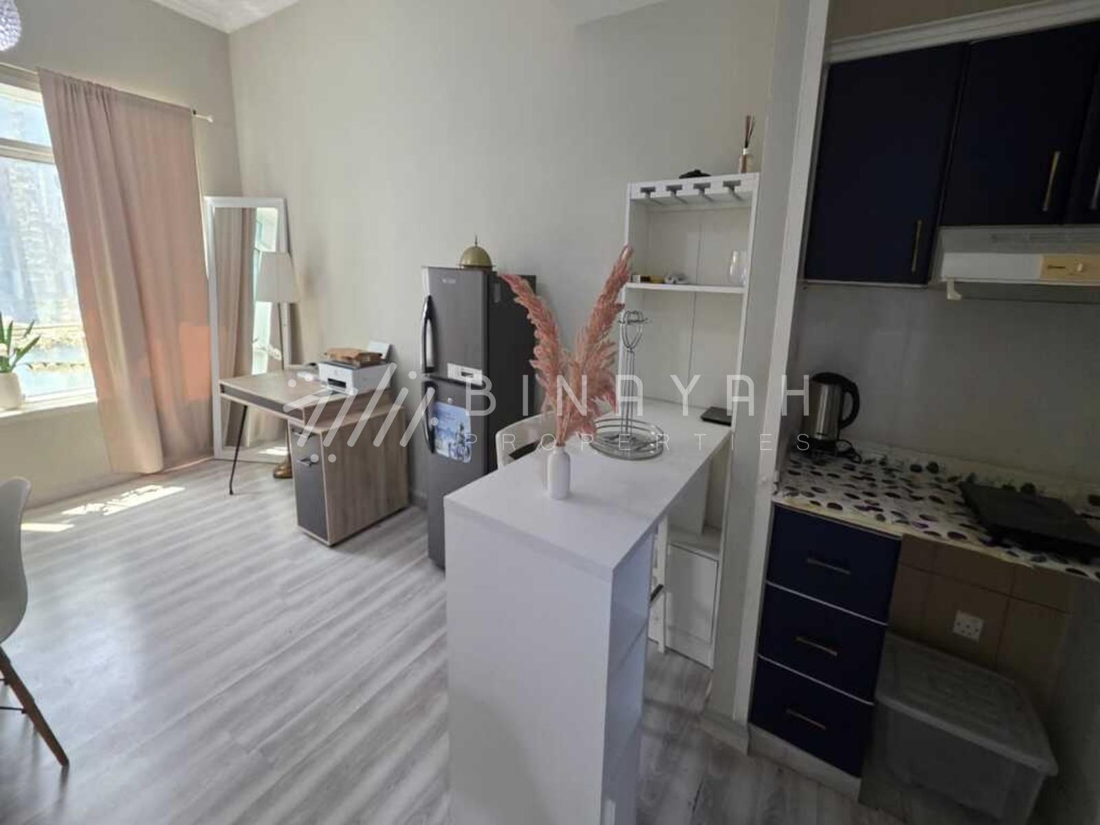 WhatsApp_Image_2026-06-17_at_1.29.22_PM_4_watermarked 1 Bedroom | High Floor | Near Metro | Lake View