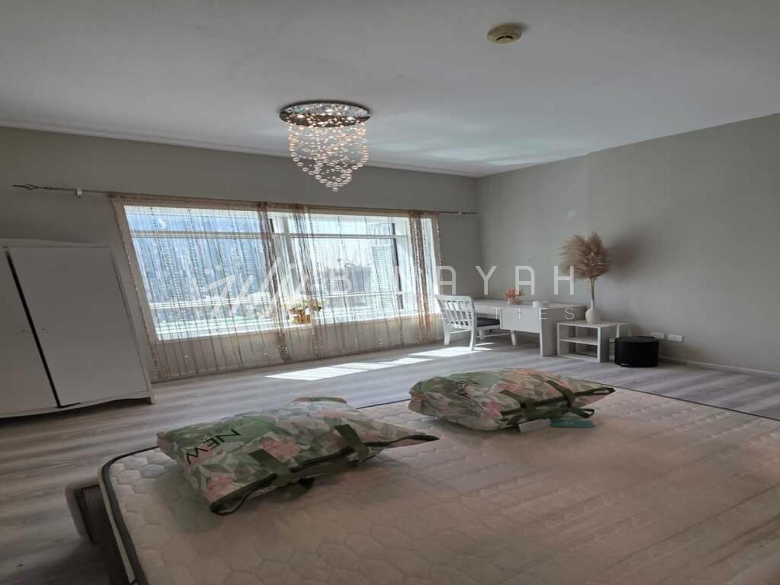 WhatsApp_Image_2026-06-17_at_1.29.22_PM_8_watermarked 1 Bedroom | High Floor | Near Metro | Lake View